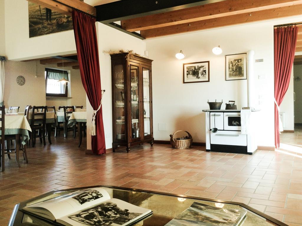 فندق كاستلْنْيوفو ديل غاردفي  Agriturismo Anna Caterina الغرفة الصورة