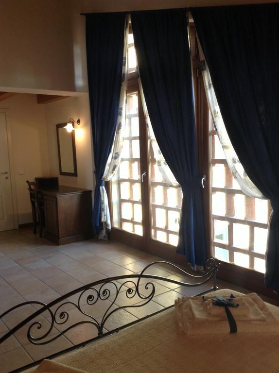 فندق كاستلْنْيوفو ديل غاردفي  Agriturismo Anna Caterina الغرفة الصورة