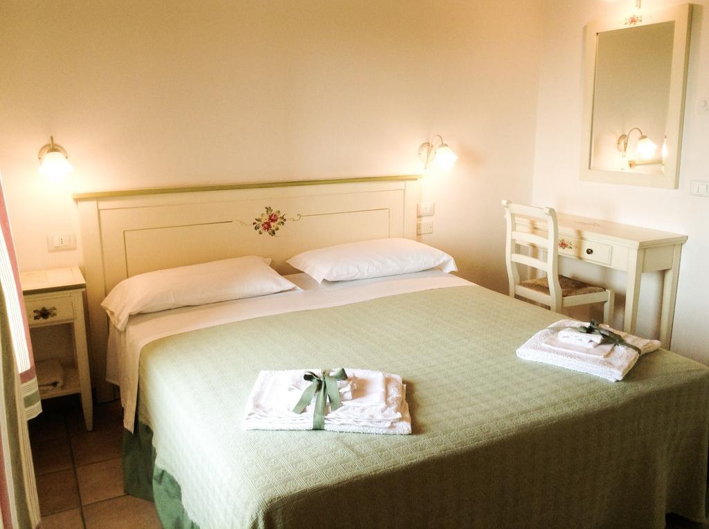 فندق كاستلْنْيوفو ديل غاردفي  Agriturismo Anna Caterina الغرفة الصورة